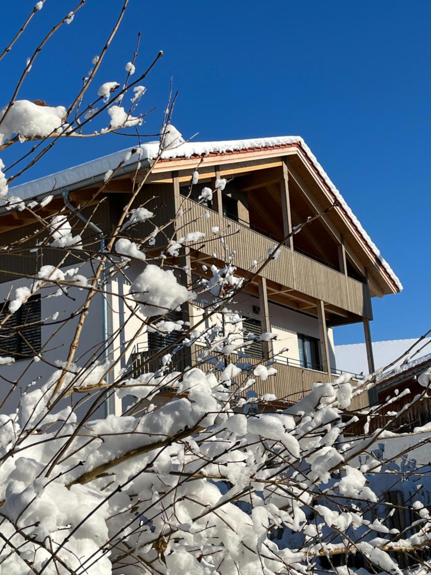 Chiemgauloft , 5 Sterne Ferienwohnung Am Chiemsee Übersee المظهر الخارجي الصورة